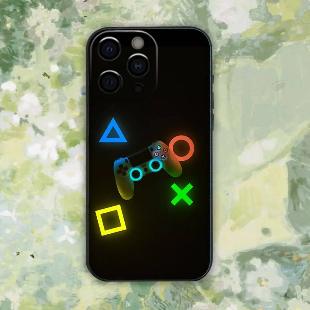 حافظة هاتف لوحدة التحكم في الألعاب Gamepad Gamer Play لهاتف iPhone 16e,16,15,14,13,12,11,Pro,X,XS,Max,XR,Plus,Mini Soft Black Cover