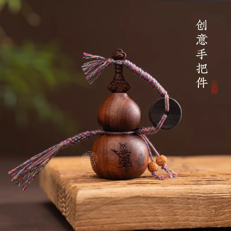 Yixu Wood Calabash Hand Thunderstruck Carved Heavenly Master Sword Yangjian Wenwan Creative Solid Carving Display Ornament Gift