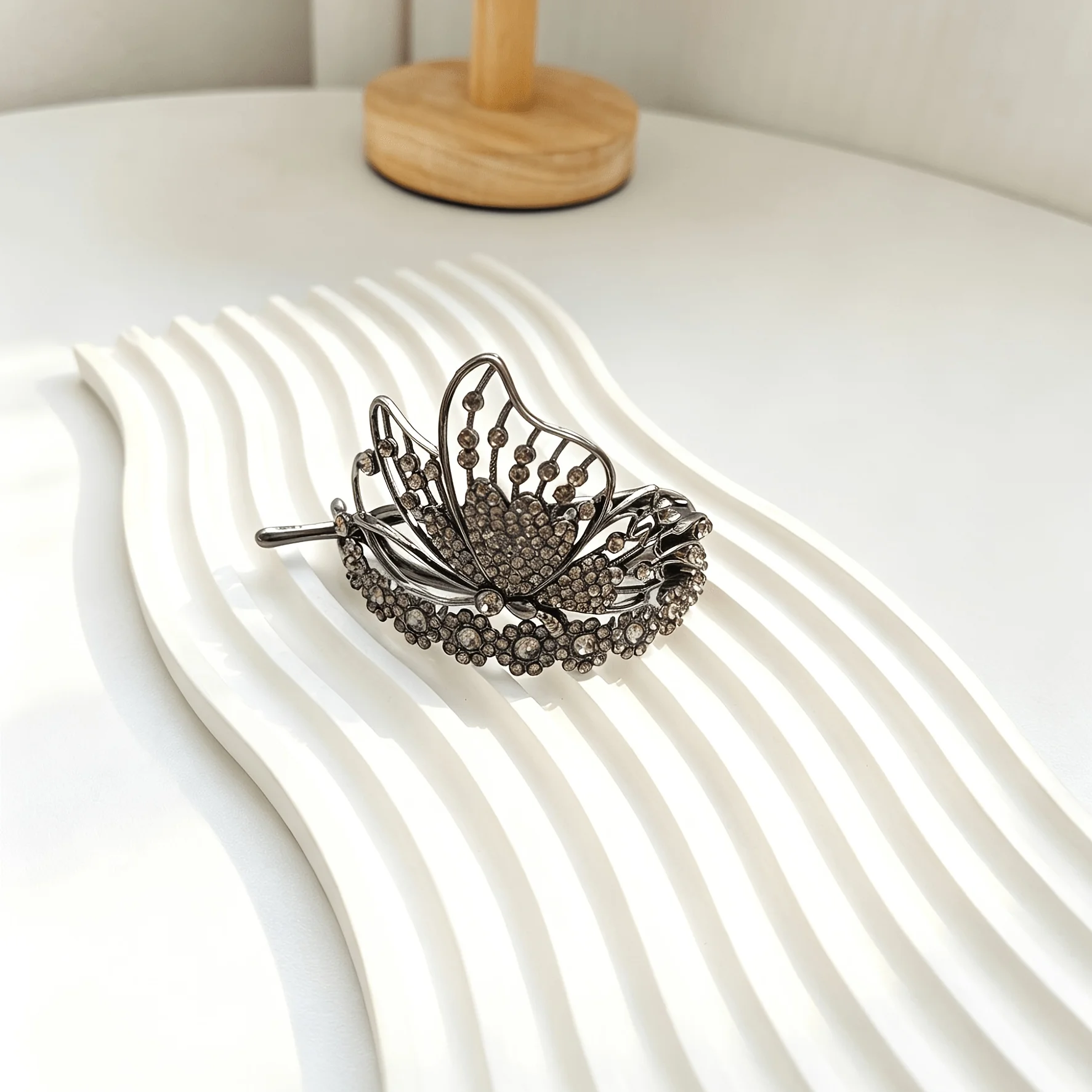 1PCS Super Immortal Exquisite Butterfly Hollow Water Diamond Gripper Sweet Temperament Hair Claw Hair Accessories