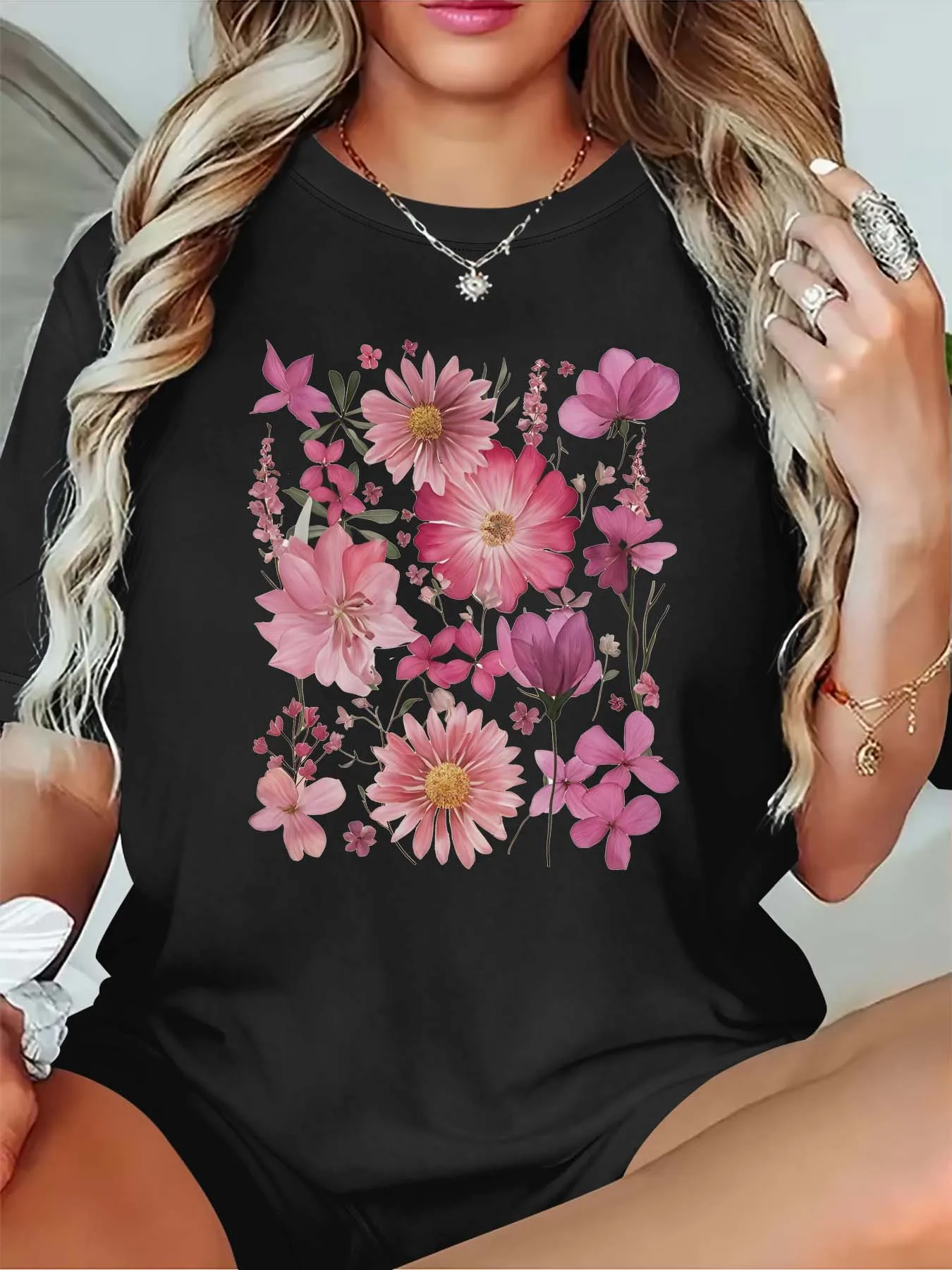

Plus Size Graceful Pink - Floral Printed Tee for Women’s Romantic Daily Outfits