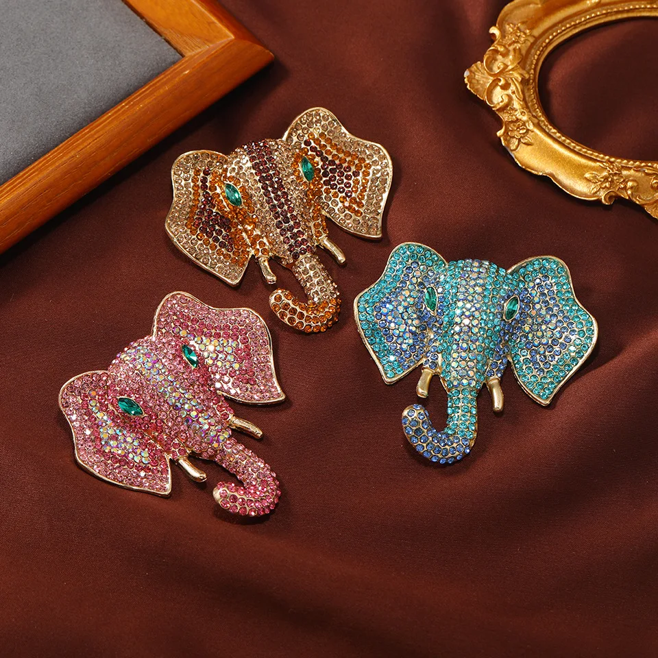 Broche de elefante de diamantes de imitación completo para mujer, accesorios de abrigo de animales, alfileres de joyería, nueva moda