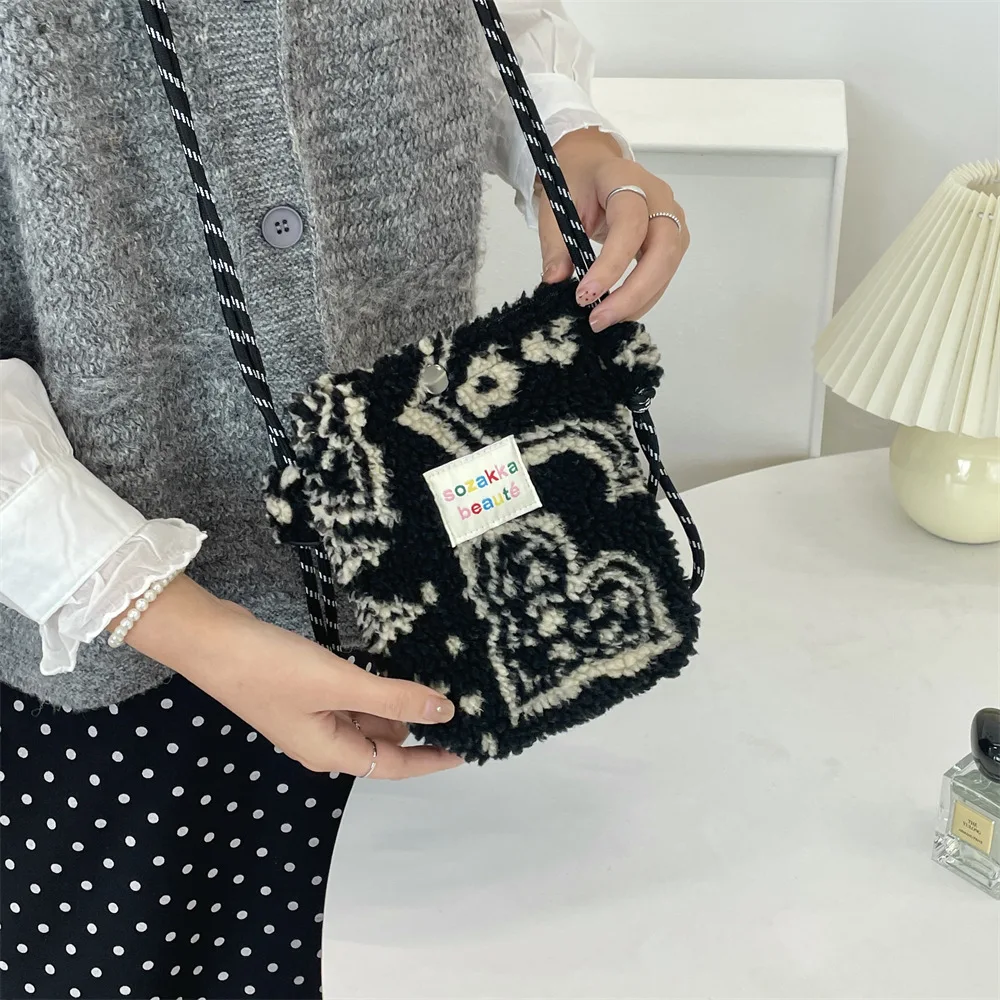 Neue Plüsch-Punkt-Umhängetaschen für Damen, niedliche rosa Umhängetasche, Handtasche, Geldbörsen, tragbare Handytasche – Detail 31