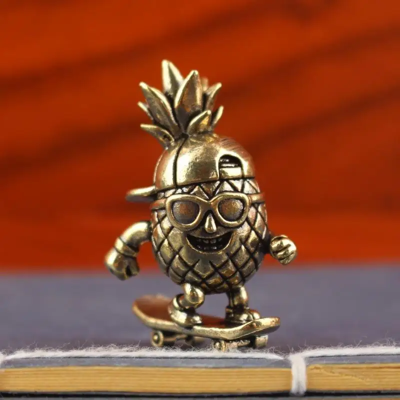 Brass Pineapple Skateboard Figure Home Decor Ornament Creative Home Desktop Decoration Crafts Cartoon Fruit Metal Ornament