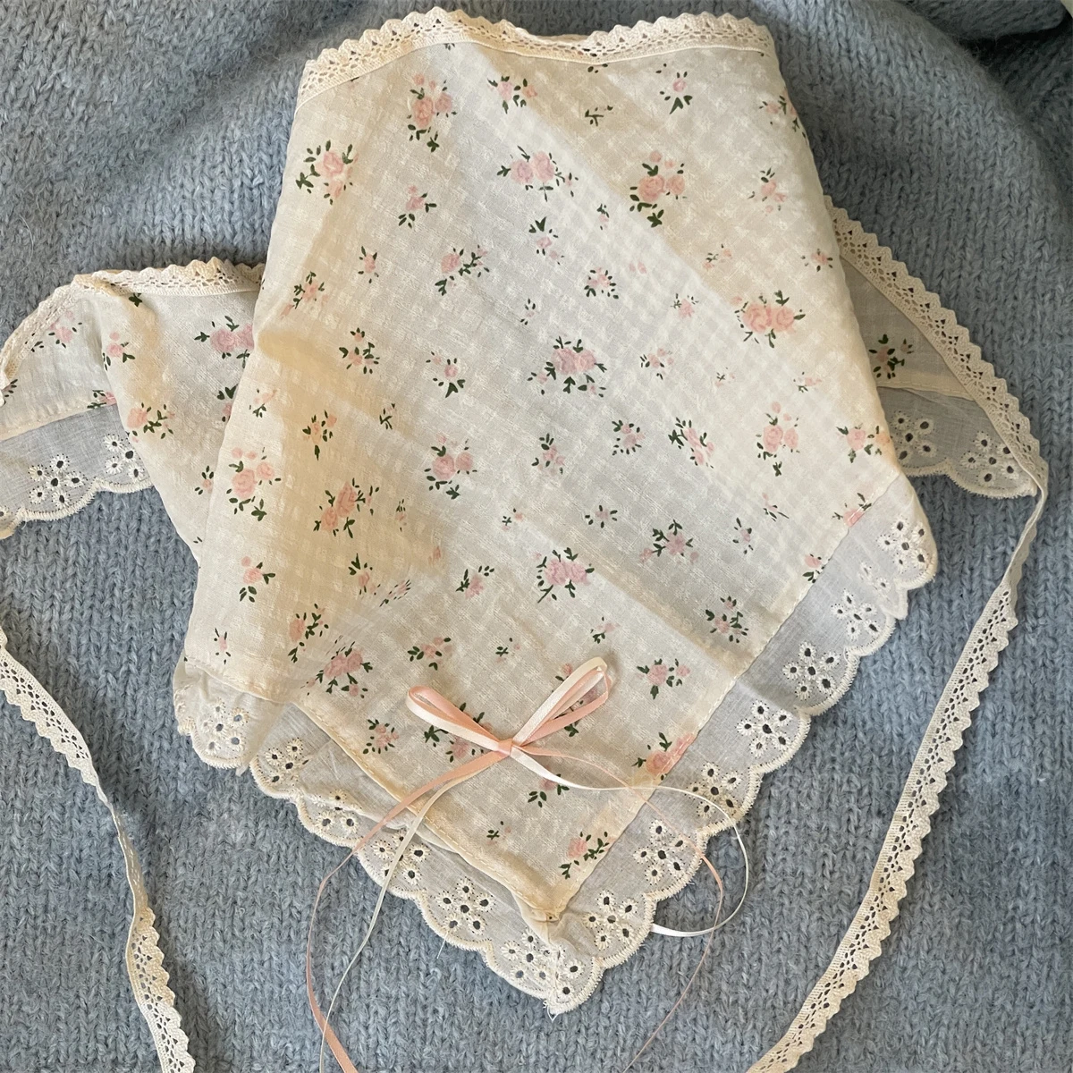 Sommerliches, frisches Spitzen-Haarband, Seidenschal, Haaraccessoire, Kopfbedeckung im Retro-Landhausstil, Bohemian-Stil, Reise zum Meer – Detail 7