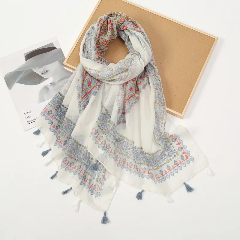 ボヘミアンスタイル薄いコットンリネンスカーフ女性旅行写真撮影手作りタッセルショール女性暖かさ機能性生地その他