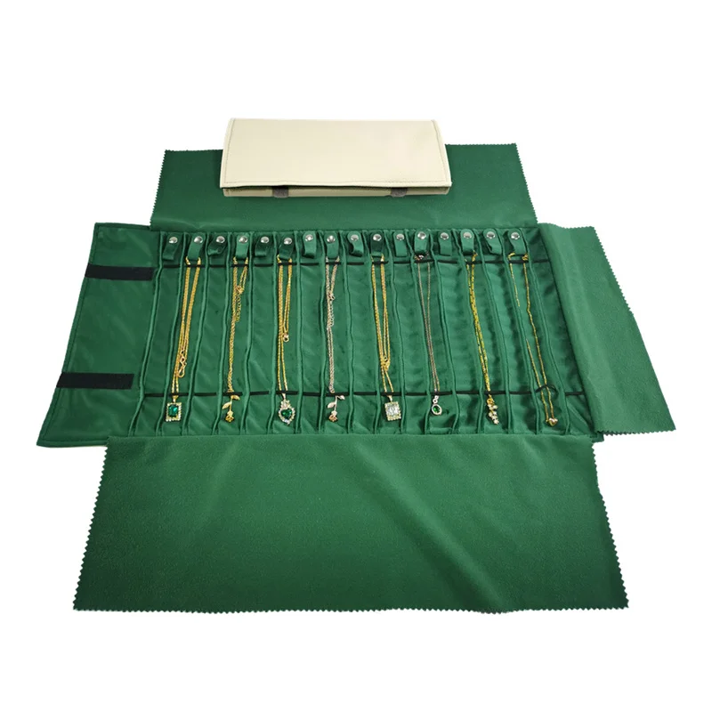 Przenośny organizer na biżuterię, składany woreczek z aksamitu zapobiegający plątaniu, ekspozytor na łańcuszki, bransoletki, akcesoria jubilerskie.