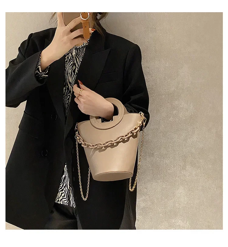 2024 New Bucket Bag Female Fashion Designer Handbag Commuter Retro Versatile Chain One Shoulder Crossbody Bag