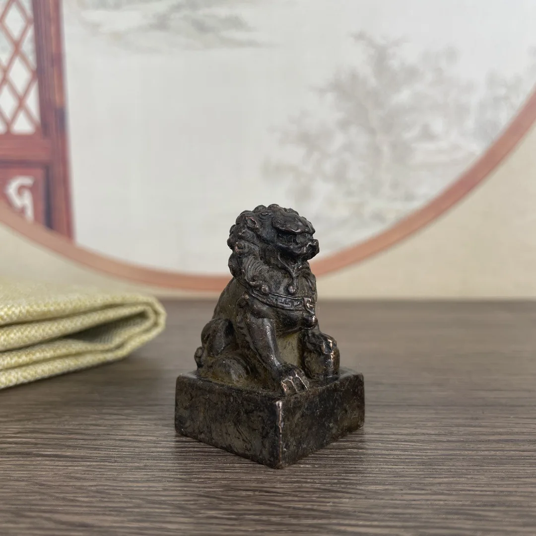 

Sculpture animal statues do the old palace gate lion seal ornament, Chinese home study lion print paperweight