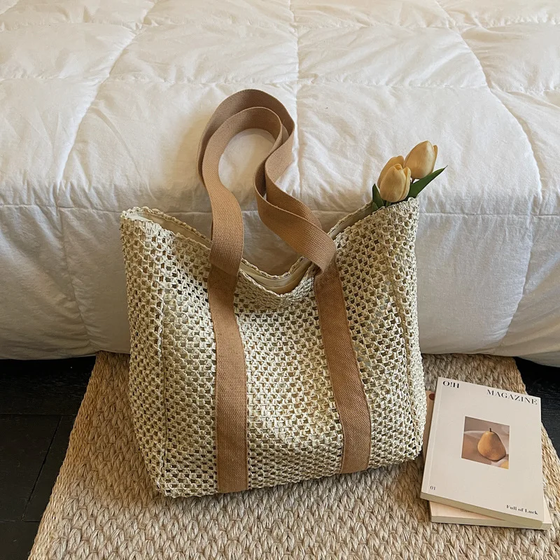 

Большие вместительные сумки через плечо из соломки для женщин, новая летняя модная и универсальная пляжная сумка, повседневная и простая плетеная сумка.