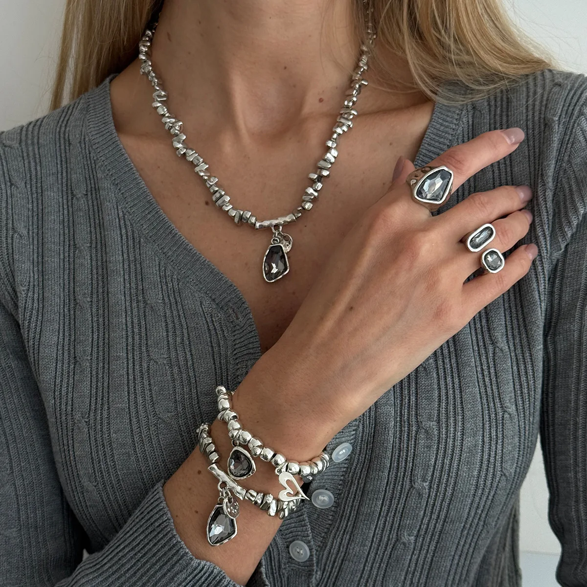 #33 Trending Pendant Bracelets Right Now