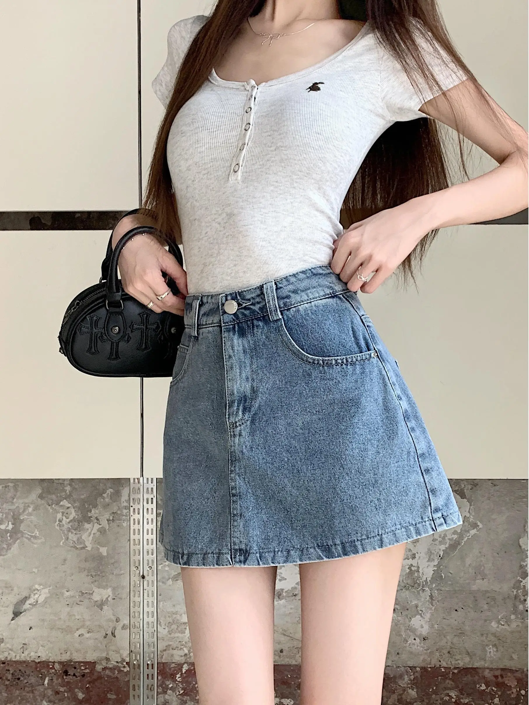 

Retro Korean Style A-Line Denim Skirt for Women Summer 2026 Fashionable High Waist Slimming Pant Skirt Trendy Commute Wear