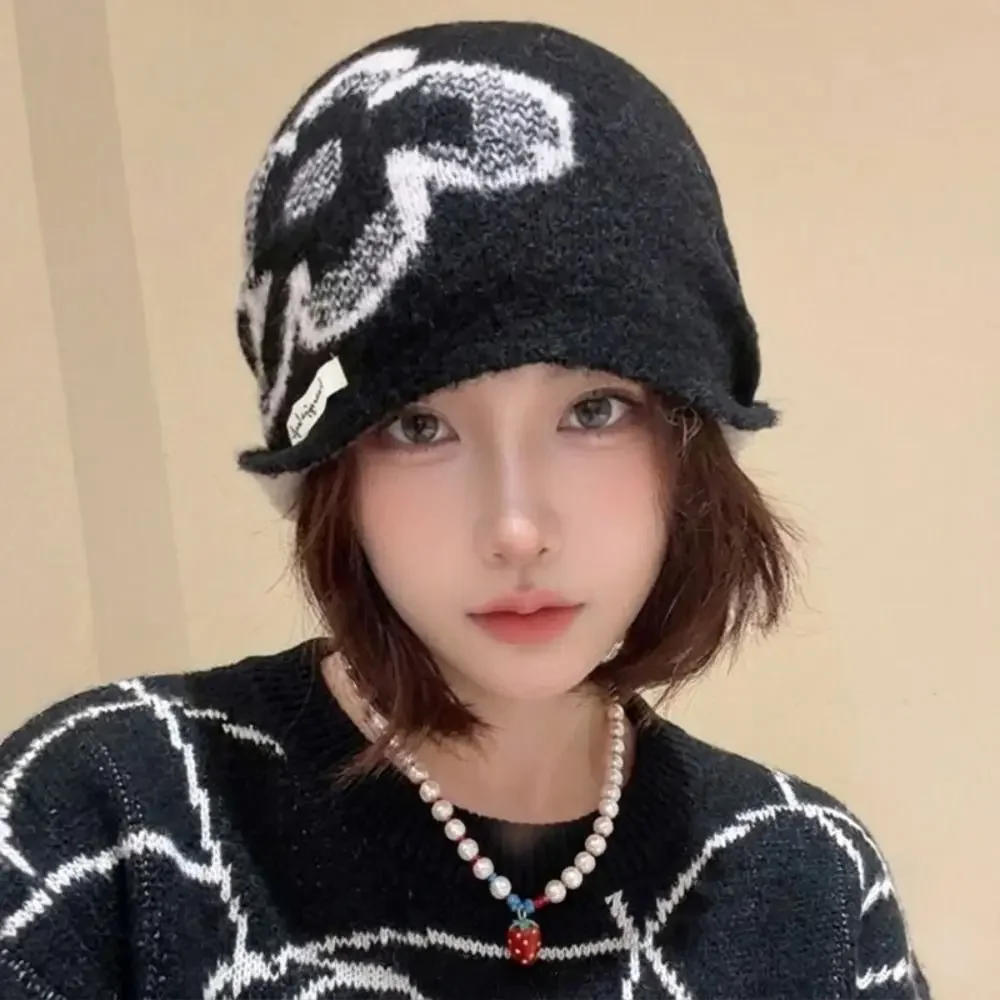 Korean Retro Jacquard Pattern Knitted Hat for Women Knitted Beanies Cap Winter Outdoor Warm Ear Protection Hat