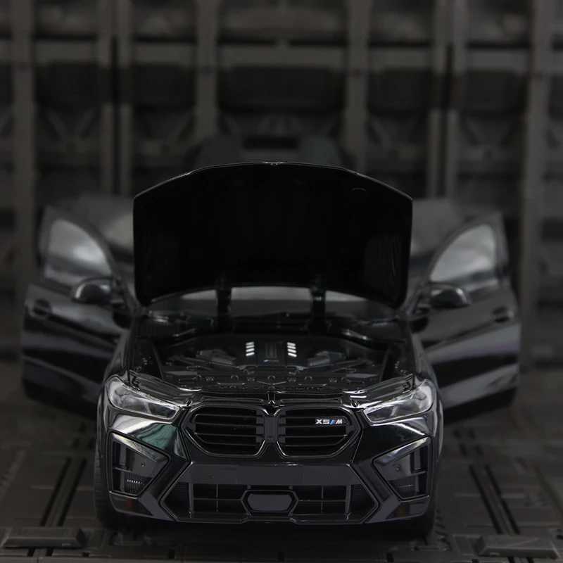 1:18 simulation BMW X5M alloy car model doors and engine hood, trunk can be opened rich details, fine workmanship good quality