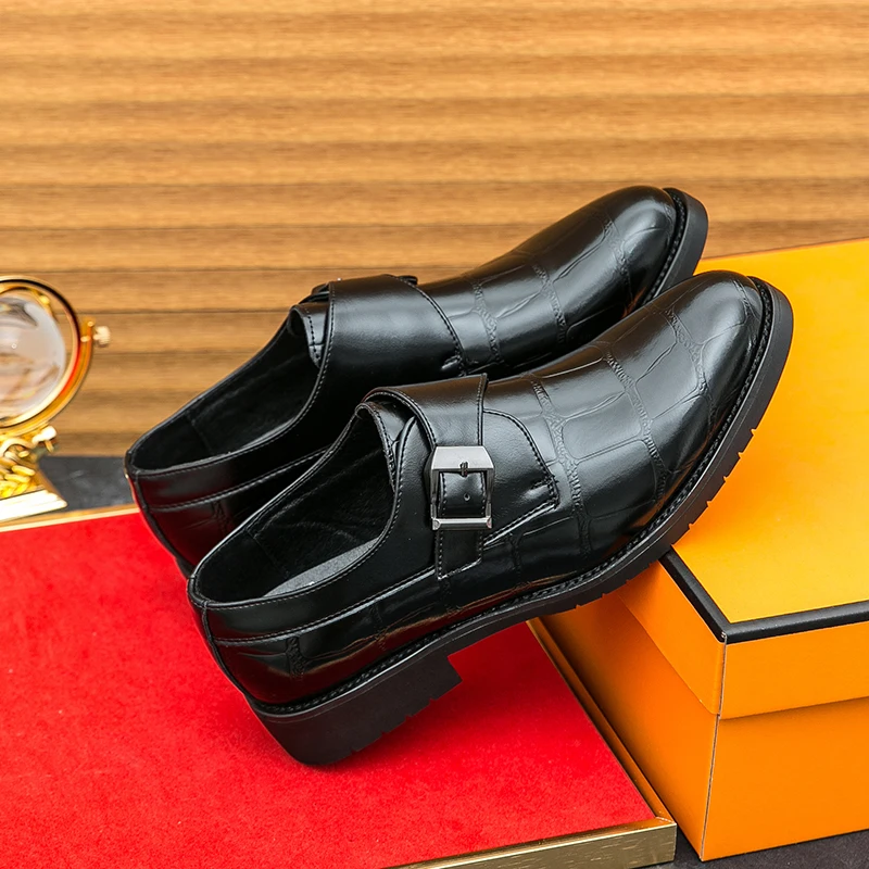 Sapatos de festa de luxo para homens deslizamento em sapatos formais para homens dedo do pé apontado preto couro do plutônio sapatos de negócios casuais escritório casamento