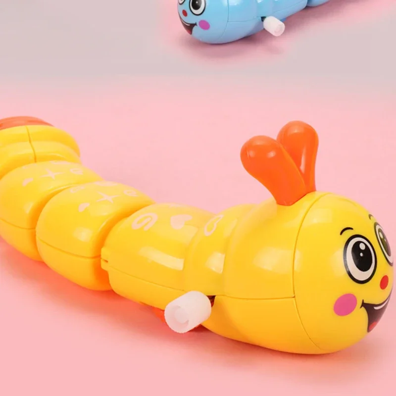 1pcs Chain Caterpillar Toys Swinging Nostalgic Classic No Battery Required Winding Toy Christmas Gift for Boys and Girls