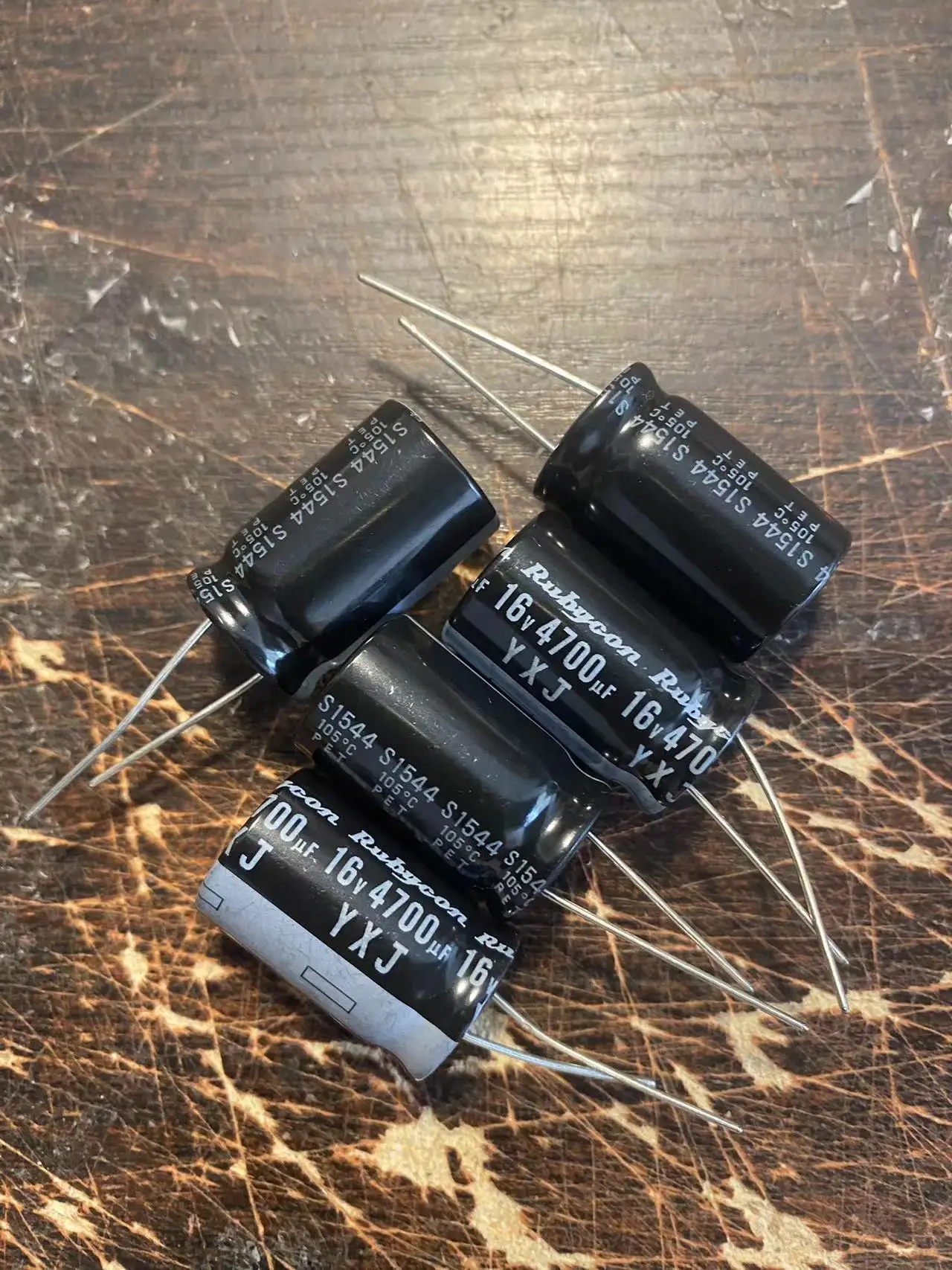 5PCS Rubycon imported electrolytic capacitor 16v 4700uf 16X25mm Ruby YXJ high frequency and long life