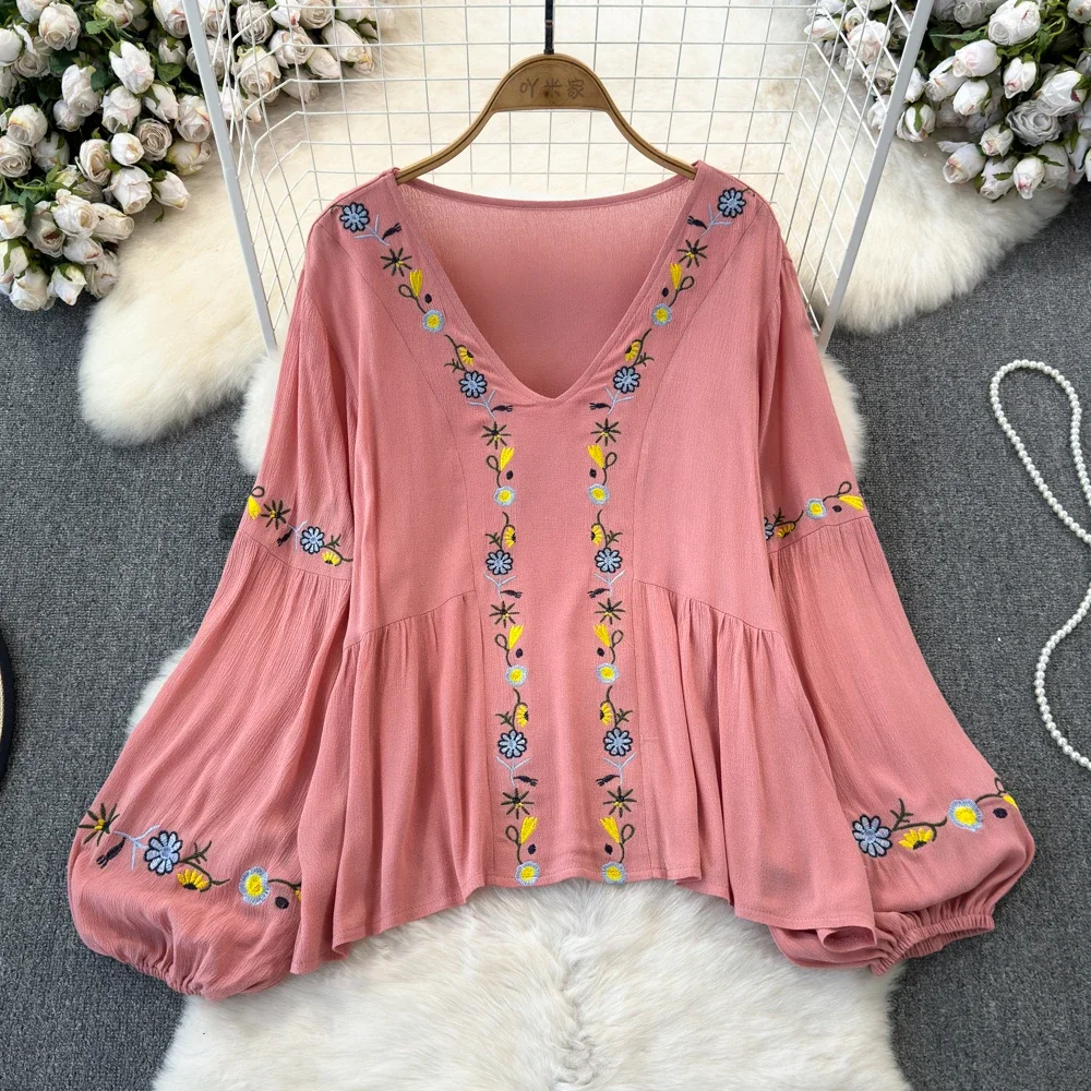 Ethnic Style Women\'s Top 2024 Spring New Embroidered Bubble Sleeves Loose Vintage Vacation Style Top for Women A45