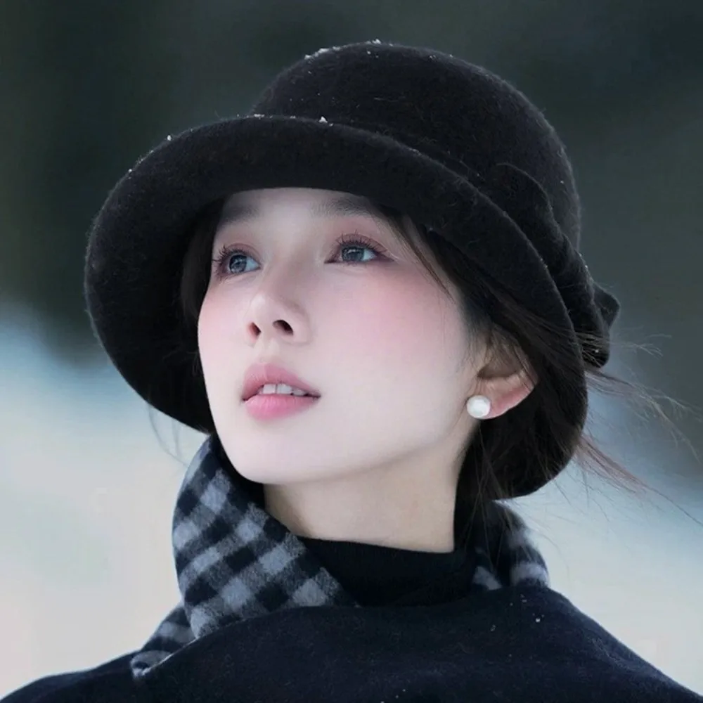 

Elegant Vintage Looking Woolen Rolled Edge Cap Versatile Beret British Top Hat Solid Color Retro Woolen Formal Hat Banquet