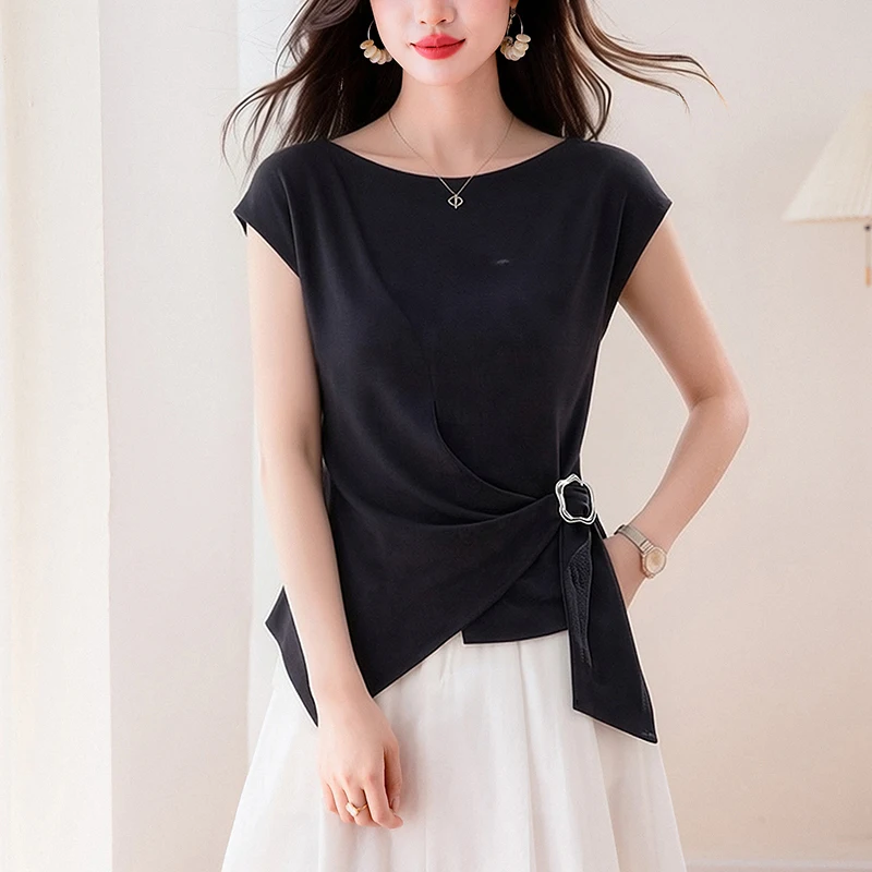 Black Minimalist Round Neck Cotton T-shirt for Women in The Summer of 2026 Featuring Small Fly Sleeves  Breathable Top S562