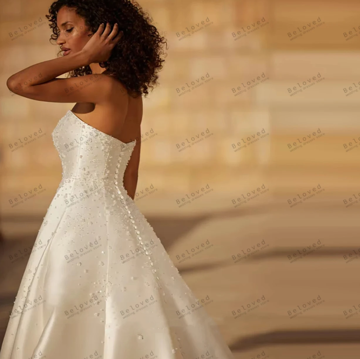 Robes De mariée charmantes Robes De mariée en satin Robes De décoration De perles Sexy sans bretelles dos nu magnifiques robes De Novia personnalisées