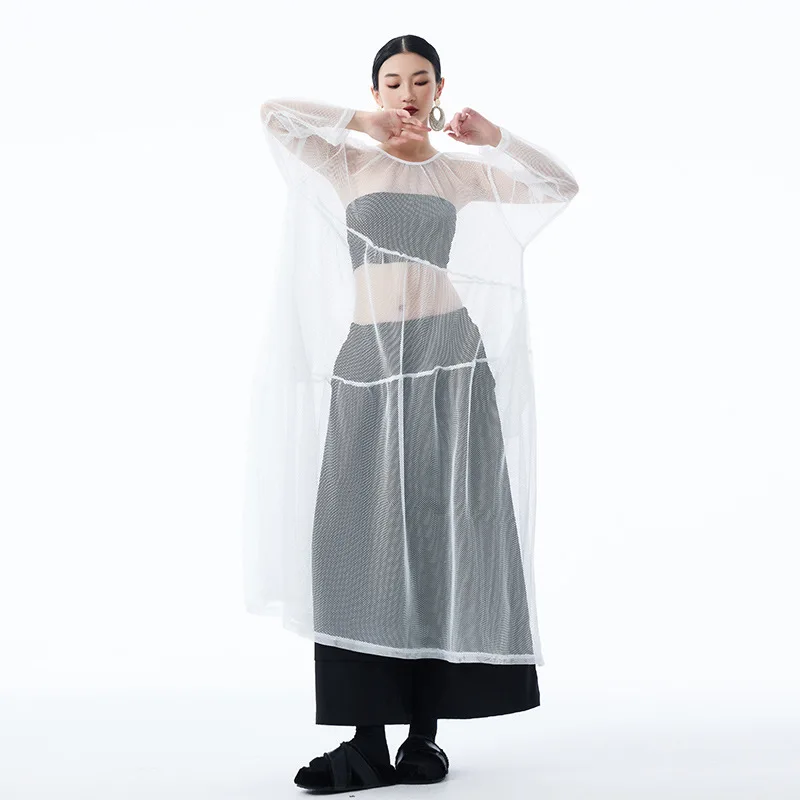 夏のレディースホローアウトドレス、メッシュスプライシングルーズレディースドレス、パーソナライズピンクロングシャツ、和風2025