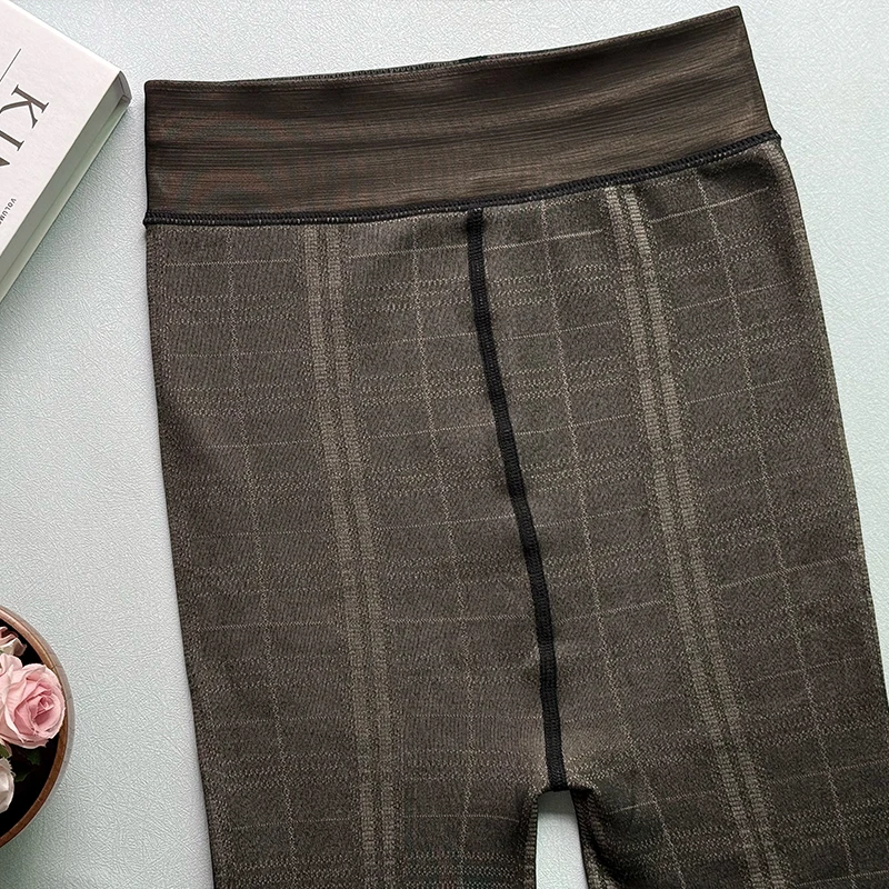 Ropa interior gruesa y delgada de lana de piel transparente negra con bordado cuadrado pequeño, entrepierna sin costuras en la parte delantera y trasera para mujer, otoño