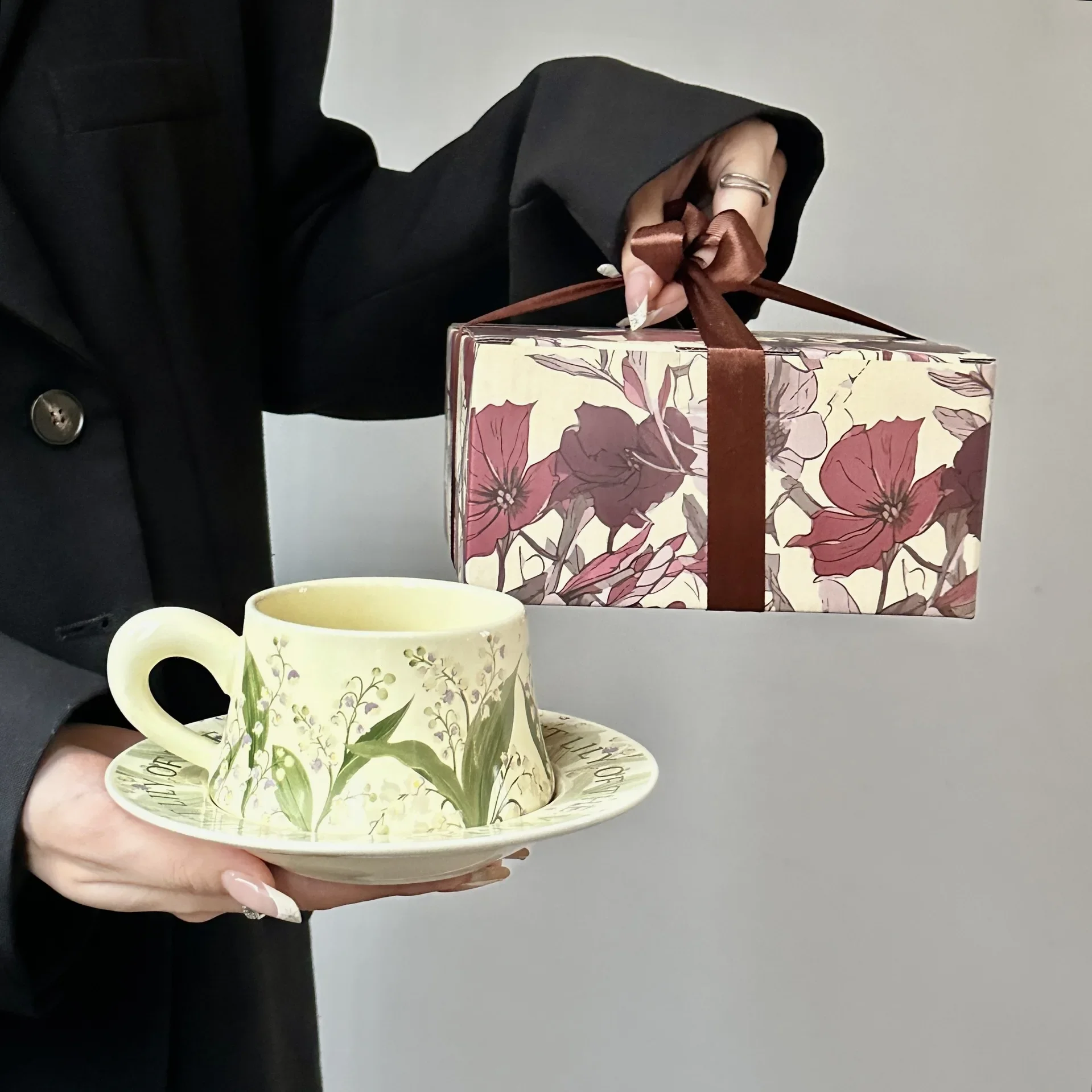 2pcs Birthday Present Souvenir Original Design Coffee Mug Set Hand Painted Oil Painting Cup Gift for Women