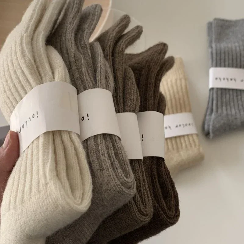 

Модные однотонные удобные домашние носки, носки среднего высокого качества, роскошные женские толстые кашемировые шерстяные носки, теплые зимние повседневные носки