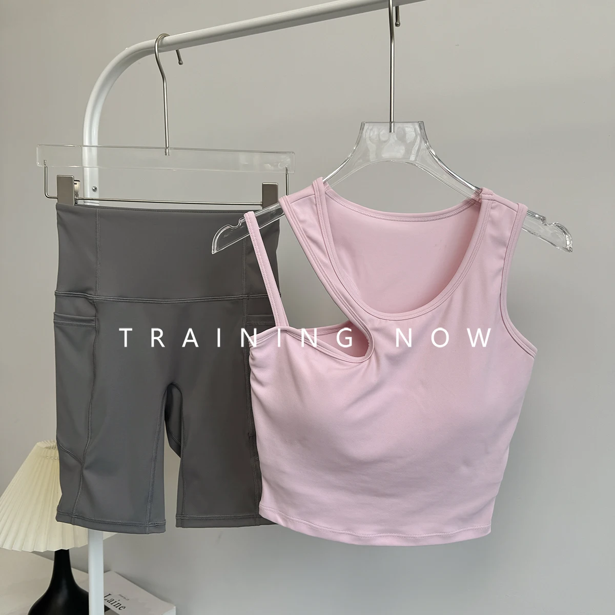 

Спортивный костюм для женщин летом, костюм для пилатеса, йоги, интегрированный жилет, брюки телесного цвета для бега, фитнеса, велоспорта