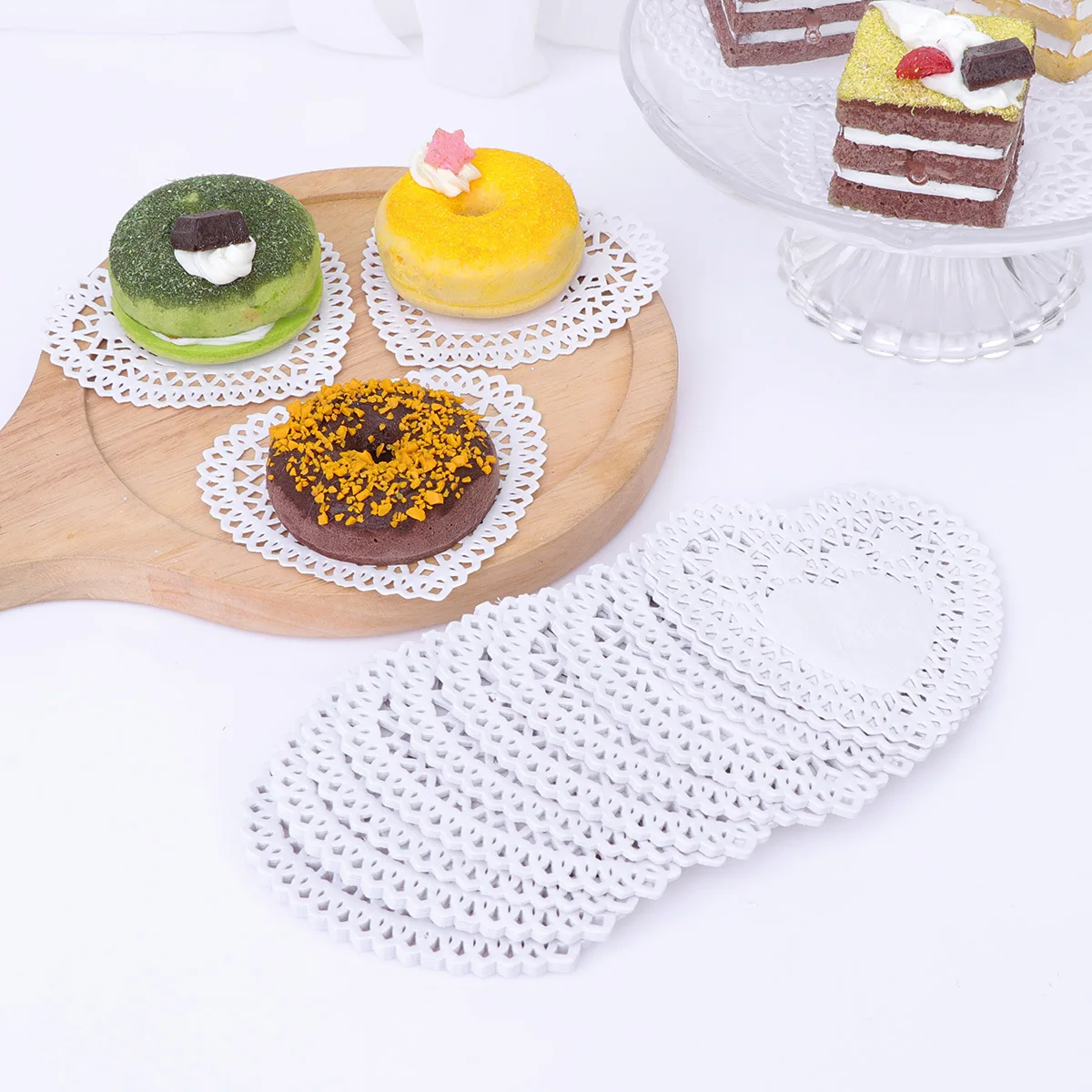 

250pcs Heart Shaped Cake Paper 4Inch Premium Reusable Cake Display Base For Wedding Dessert Fondant Cakes Baking Tool