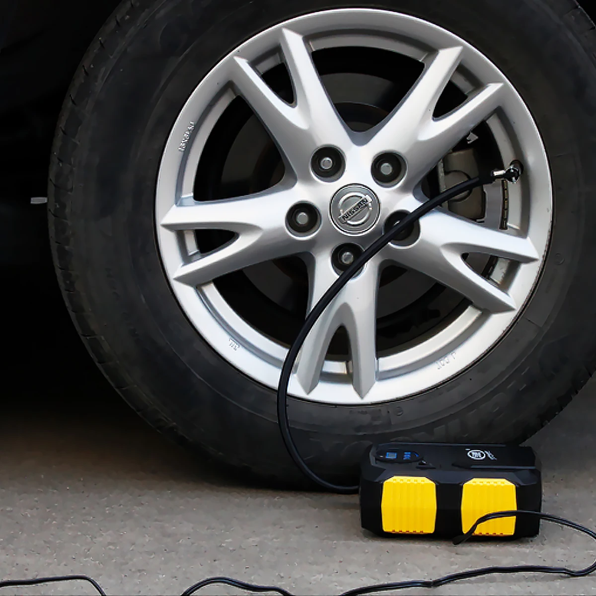 

Automatic Digital Display Air Pump For Bike Led Light Portable Compressor Car Motorcycle Tire Emergency Light Hidden Wire Slot