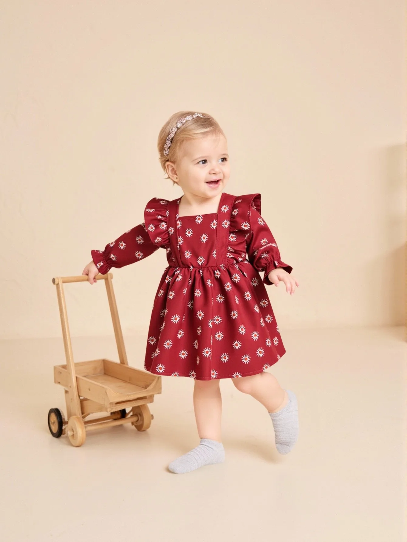 Fashionable casual floral dress with lotus leaf hem for baby girl (including bow hair accessory) for spring and autumn