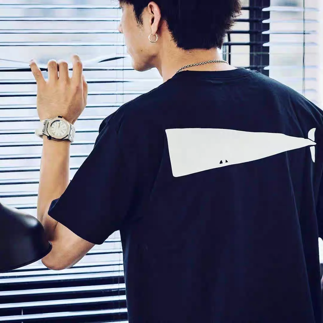 

Japanese Style Simple and Loose DESCENDANTDCDT Classic Short Sleeved Tees Whale Print Round Neck T-Shirts 24SS