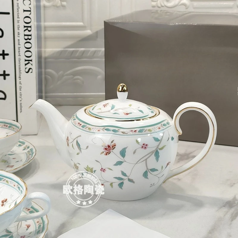 

Vintage Light Luxury Bone China Coffee Set with Cups Saucers and Teapot Afternoon Tea Porcelain Drinkware