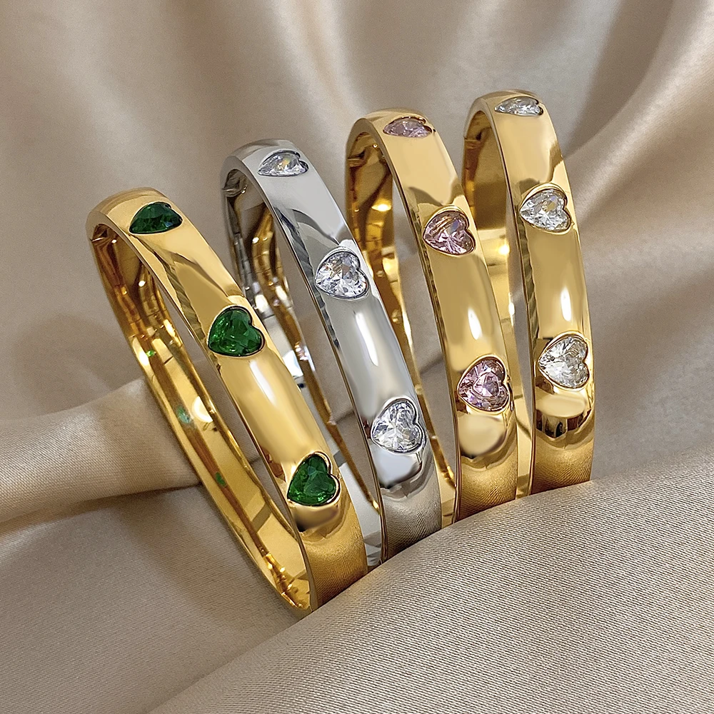 

Freetry Vintage Smooth Surface Round Stainless Steel Bracelets for Women Luxury Heart Zircon Open Bangle Bracelet Party Jewelry