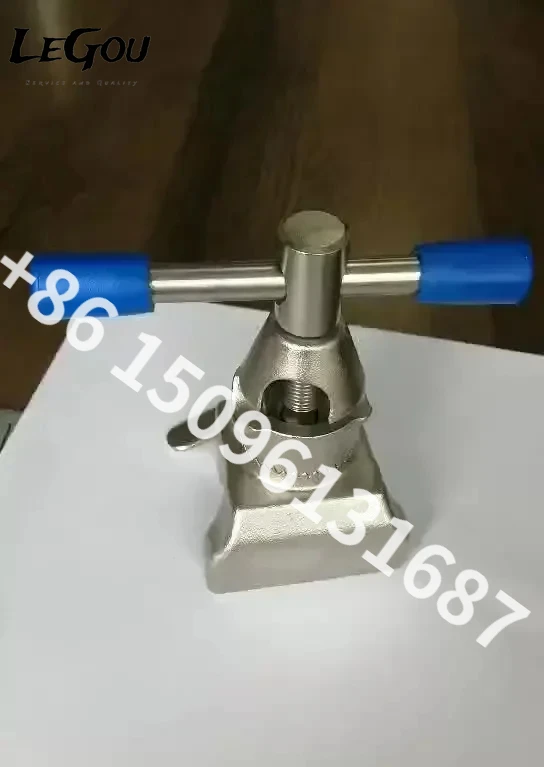 LeGou Medical Operating Table Accessory Fixing Clamp Stainless steel adapter Snap-on retainer you surgical bed rail slider