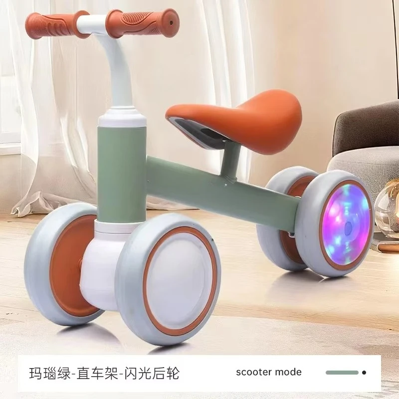 velo-d'equilibre-pour-enfants-a-quatre-roues-avec-eclairage-led