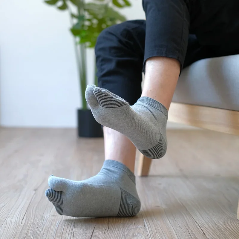 Spring And Summer Short-tube Sports Two Toe Socks Cotton 2 Finger Socks For Men