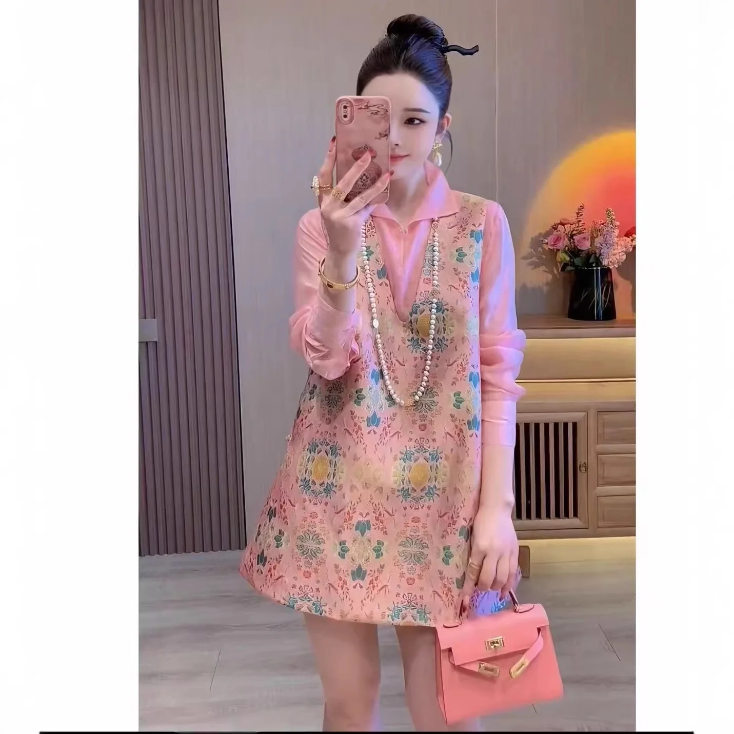 

New 2026 Chinese Style Women's High End Luxury Song Jin Embroidered Floral Vest Long Top Fashionable Inner Wear Nylon Material