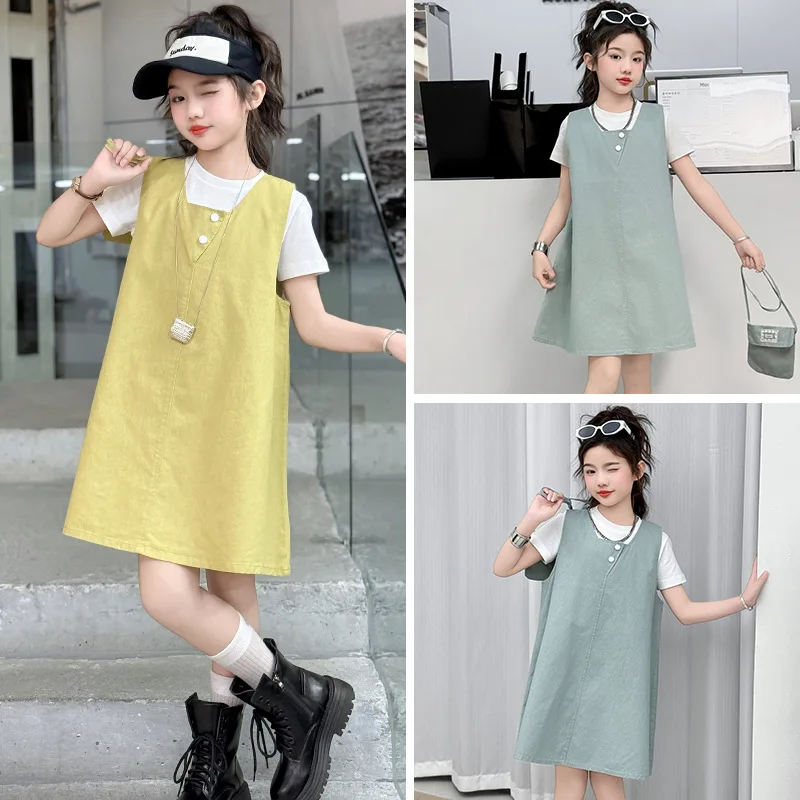 

Комплект из двух предметов для девочек: свободное платье-жилет и футболка с коротким рукавом, летний новый стиль, с сумкой, 2026