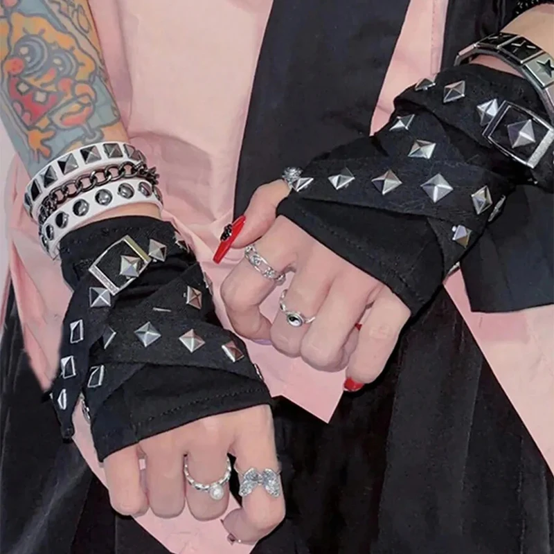 1 piece of punk gloves for men and women, Gothic gloves, Halloween role-playing, carnival street costumes, accessories