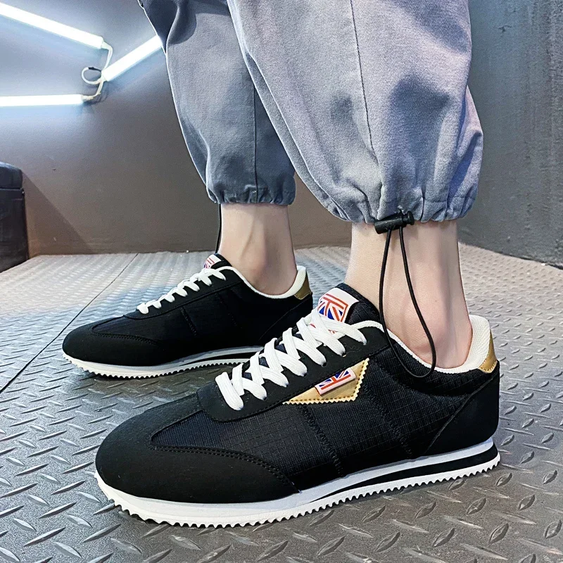 Sznurowane męskie buty do tenisa sportowego na świeżym powietrzu Zapatillas Hombre Lekkie buty do biegania dla mężczyzn Designerskie siatkowe
