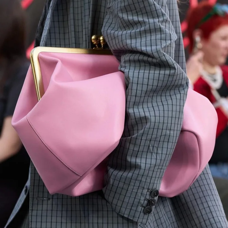 

2026 Spring/Summer New Pink Kiss Lock Clip Shoulder Bag for Women Large Capacity Single-shoulder Bag Female Evening Clutch Bag