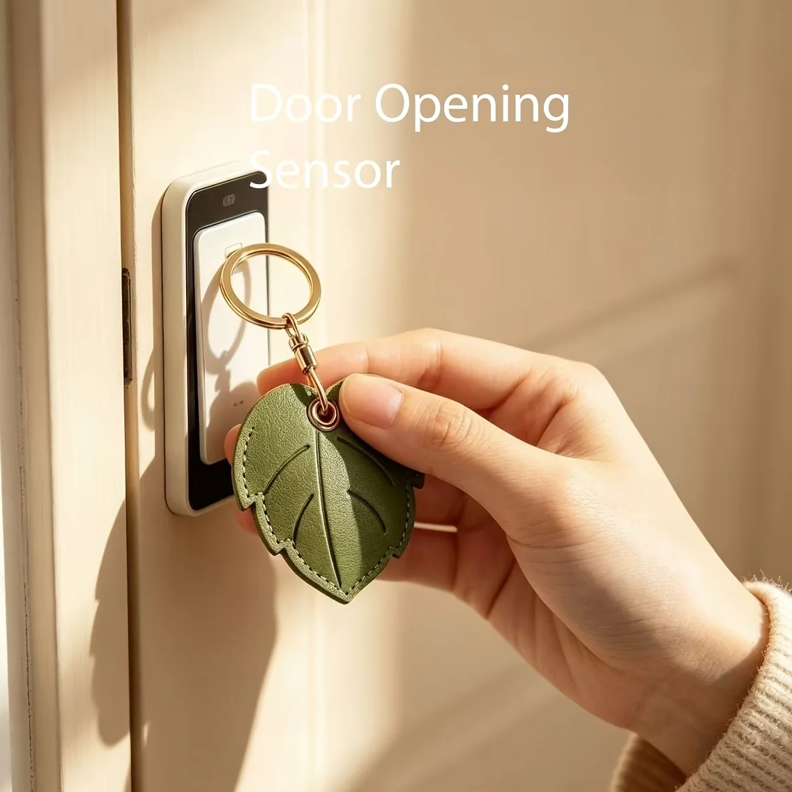 Cute Green Maple Leaf PU Keychain Card Cover – Fits Access Card, ID, AirTag & Bus Pass. Anti-Lost, Compact & Portable.