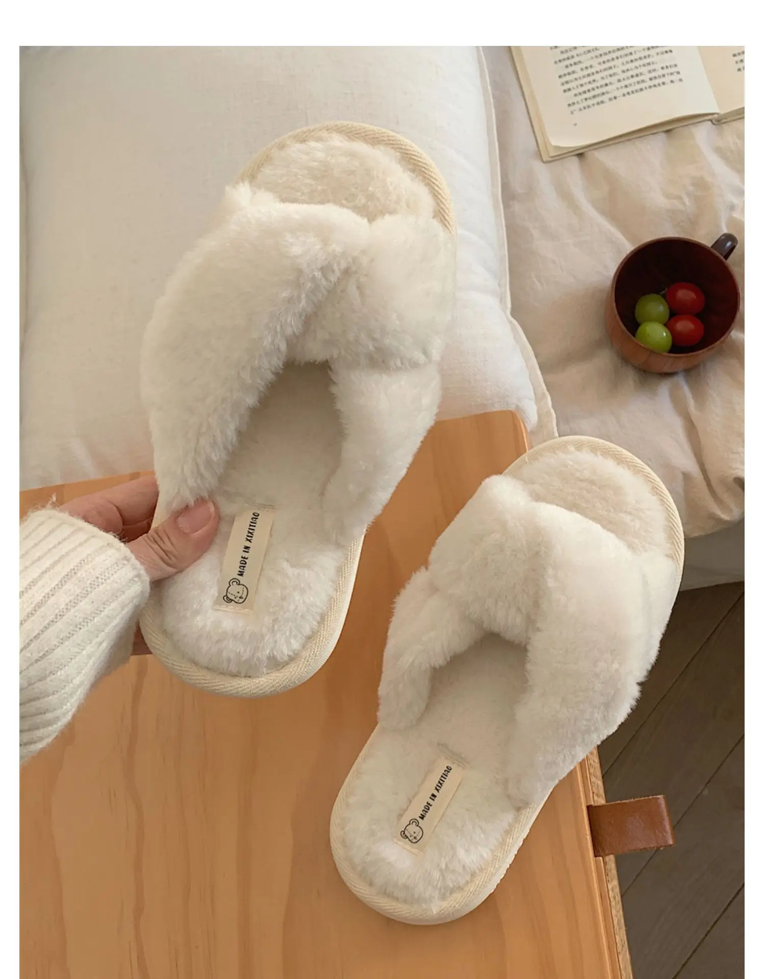 2022 New Fashion Cross Fluffy Fur Slippers Women Winter Home Fur Home Slippers Flat Indoor Floor Shoes Home Indoor Warm Slippers