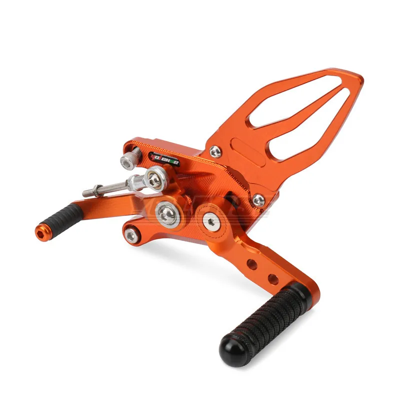 Sandaran Kaki Belakang Pijakan Kaki CNC Sepeda Motor untuk DUKE 390 250 untuk DUKE 390 untuk DUKE 250 2024 2025