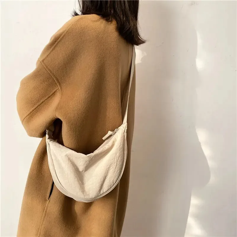 Einfarbige Brusttasche für Damen, große Kapazität, Reisetasche, Umhängetasche, halbmondförmige Tasche, Damen-Alltagstasche, mit Baumwollfüllung, Schultertasche. – Detail 30