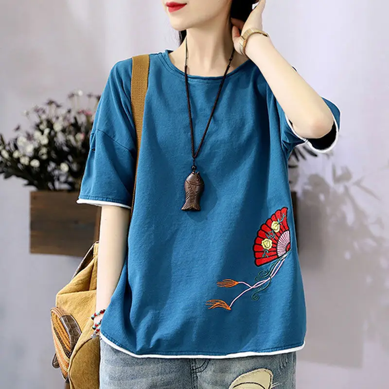 Hot Pure Cotton Embroidered Short-sleeved T-shirt Women Summer New Retro Loose T-shirt Glitter Top