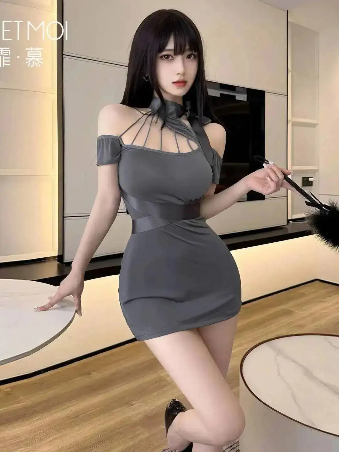 Feimu غير النظامية غير المتكافئة الجوف خارج Bodycon فستان مثير أنيق سستة موضة تي شيرت فستان قصير 2025 قمة الموضة الجديدة PLB8