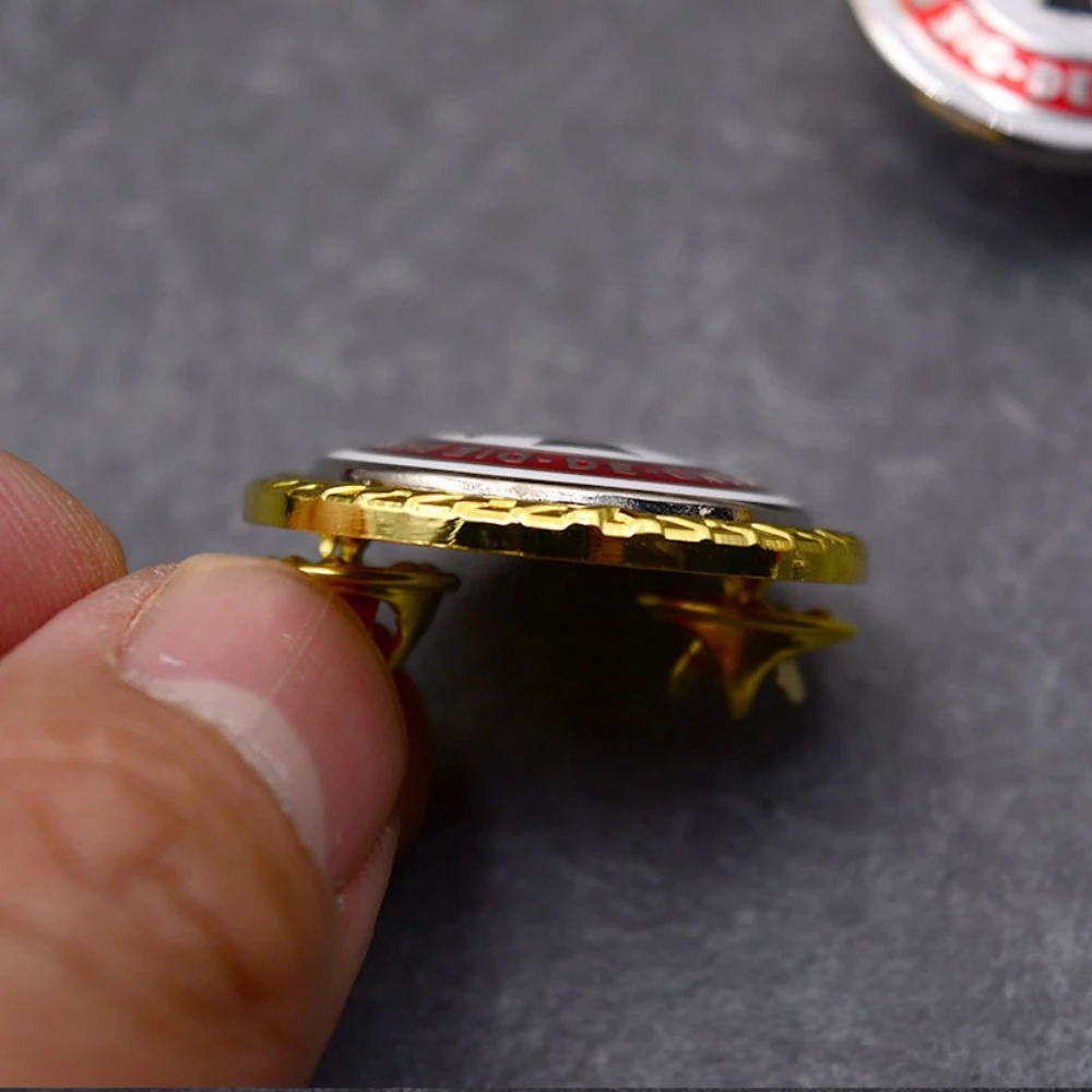 1 قطعة وسام النسر الأوروبي جمهورية ألمانيا الفيدرالية دبابيس فراشة مشبك شارات الديكور الحرف